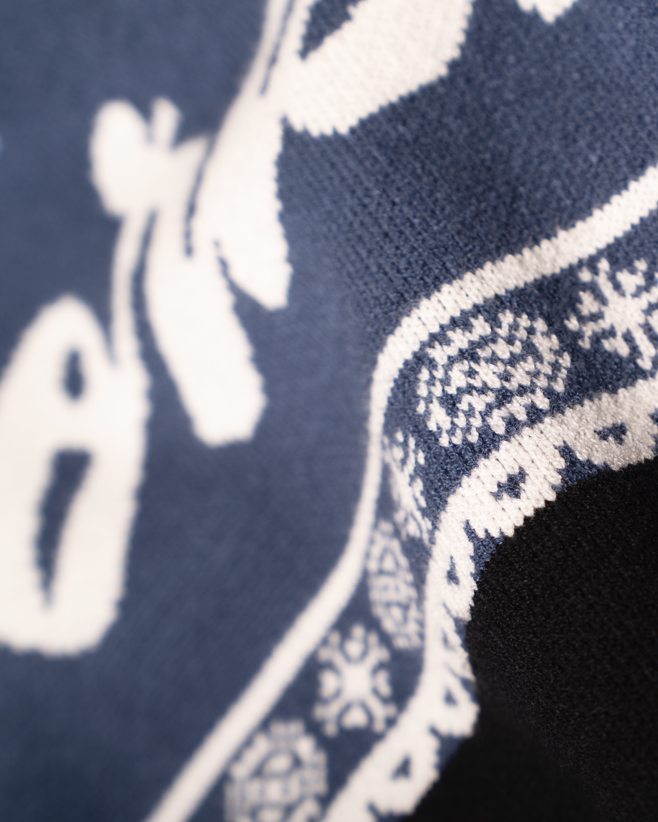 THEORIST© WINTER KNITTED SWEATER